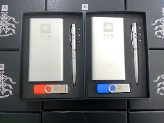 Seminar Kit Project PLN (Powerbank, Flashdisk, Pulpen)