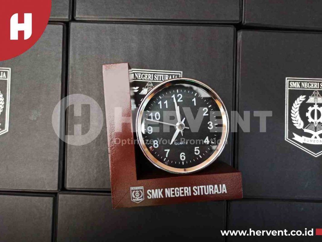 Jam Meja - SMK NEGERI SITURAJA